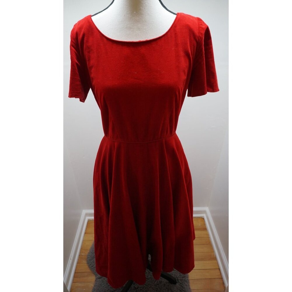 CLOTILDE New York Red Fit & Flare Short Sleeve Dress w/ Pockets (Size 4)